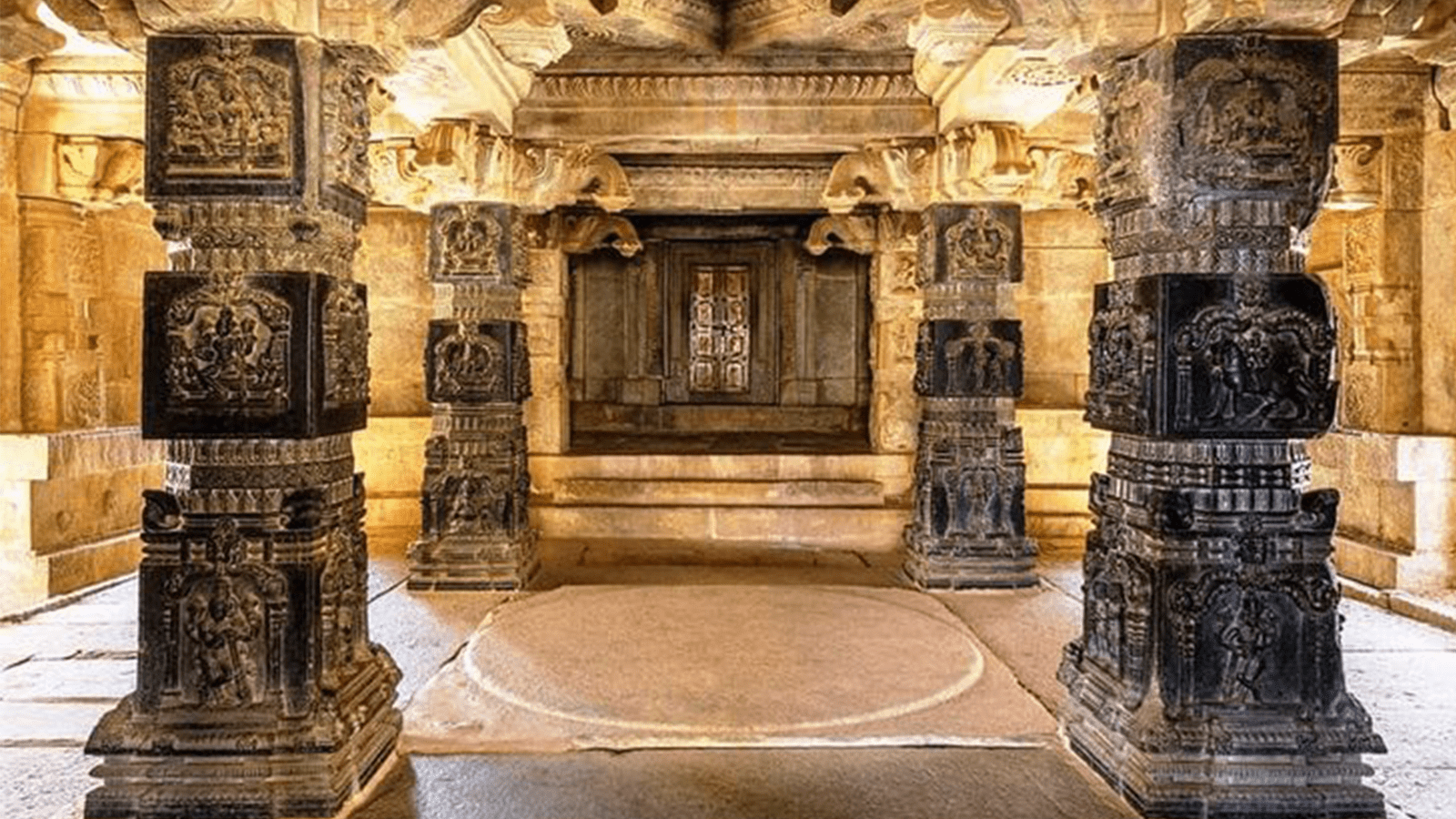 百夫長旅遊_亞洲_印度_亨比 Hampi_哈扎拉·羅摩神殿廟 Hazara Rama Temple