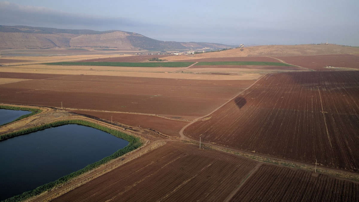 以色列搭乘熱氣球-農地與蓄水