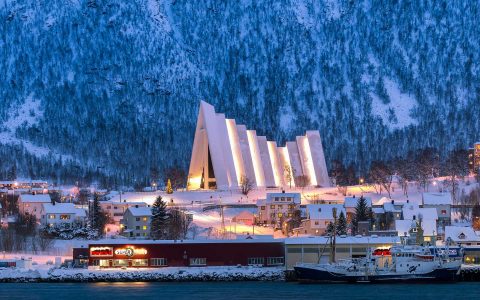 挪威-特倫所-北極圈大教堂-Arctic-Cathedral-M