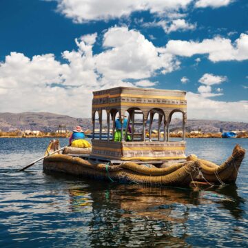 Traditional,Peruvian,Boat,On,Titicaca,Lake