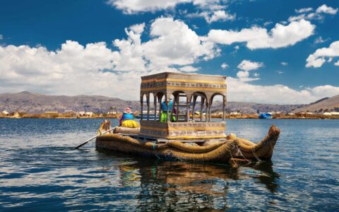 Traditional,Peruvian,Boat,On,Titicaca,Lake