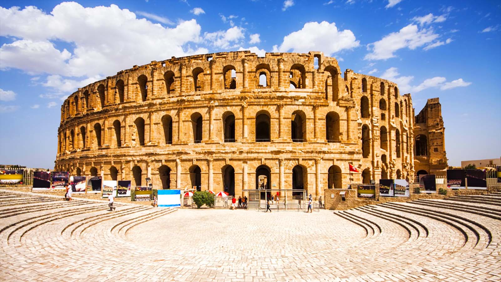 百夫長旅遊_非洲_突尼西亞_伊爾傑競技場-EL-JEM-shutterstock_112264382