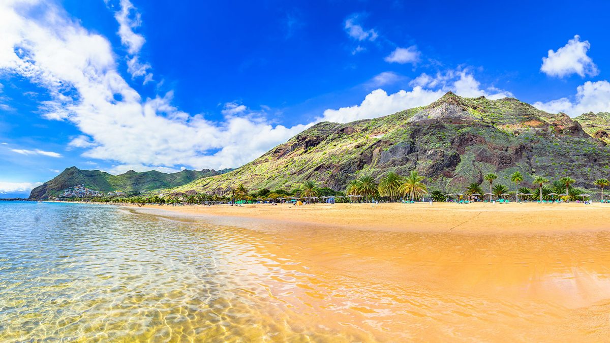 shutterstock_1068091247-Playa-de-Las-Teresitas-spain特雷西塔海灘加那利群島西班牙-M-1200x675
